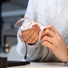 Astygmatyzm 0 5: Czy nosić okulary, aby uniknąć bólu oczu?