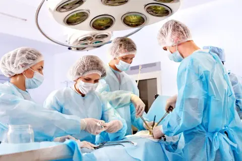 Ile kosztuje usunięcie zaćmy? Ceny i różnice w klinikach w Polsce