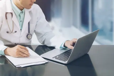 Gdzie przyjmuje okulista Bochniak? Sprawdź lokalizacje i godziny pracy