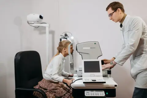 Skierowanie do okulisty ile ważne? Uniknij problemów z wizytą