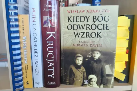 Książka kiedy Bóg odwrócił wzrok – poruszająca historia utraty i nadziei