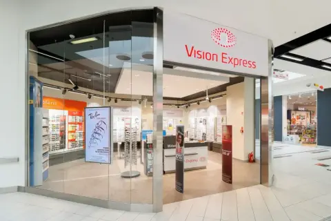 Salon Vision Express z okularami i soczewkami. Sprawdź vision express promocje dla seniorów.