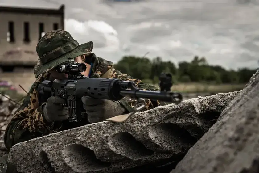 Zdjęcie Czy z wadą wzroku przyjmują do wojska? Sprawdź, jakie są kryteria